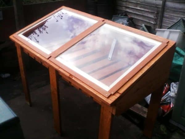 Sun-loving Raised Pallet Cold Frame For Winter Growing Pallet Planters & Compost Bins Sun-loving Raised Pallet Cold Frame For Winter Growing Pallet Planters & Compost Bins