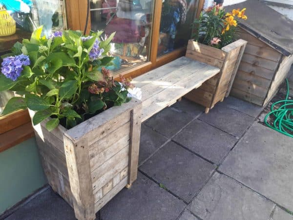 Double Pallet Planter with a Seat Pallet Planters & Compost Bins Double Pallet Planter with a Seat Pallet Planters & Compost Bins
