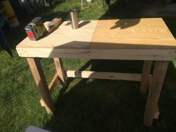 Mobile Pallet Work Table Pallet Desks & Pallet Tables Mobile Pallet Work Table Pallet Desks & Pallet Tables