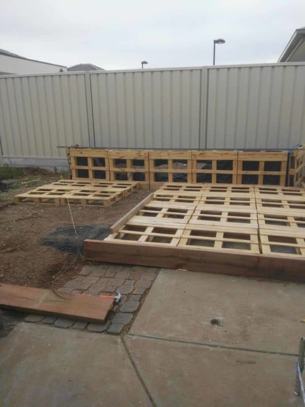 Outdoor Deck & Planter Boxes from 94 Wood Pallets! Pallet Floors & Decks Pallet Terraces & Pallet Patios Outdoor Deck & Planter Boxes from 94 Wood Pallets! Pallet Floors & Decks Pallet Terraces & Pallet Patios