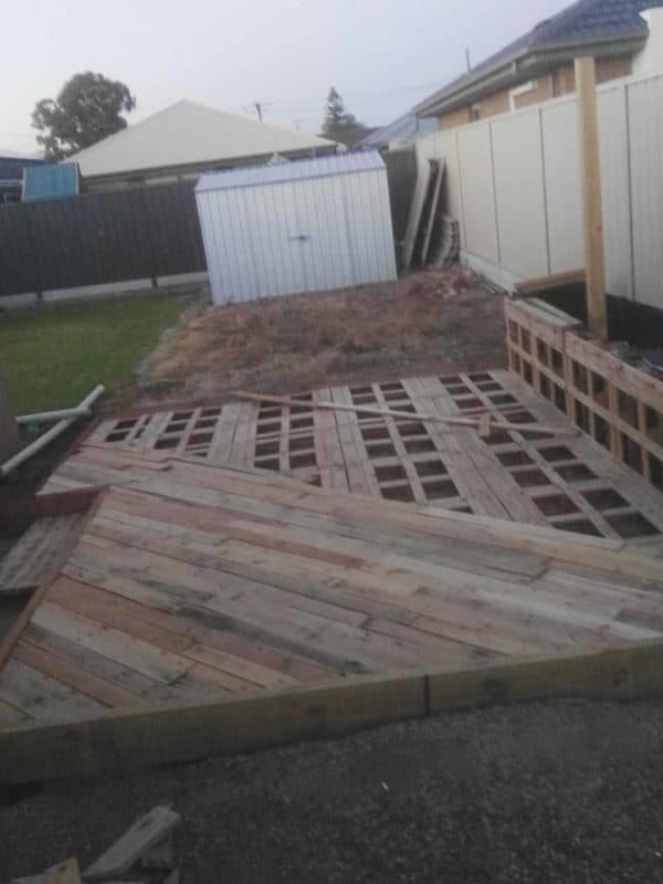 Outdoor Deck & Planter Boxes from 94 Wood Pallets! Pallet Floors & Decks Pallet Terraces & Pallet Patios Outdoor Deck & Planter Boxes from 94 Wood Pallets! Pallet Floors & Decks Pallet Terraces & Pallet Patios