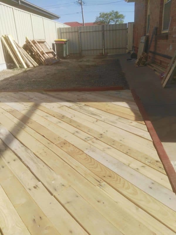 Outdoor Deck & Planter Boxes from 94 Wood Pallets! Pallet Floors & Decks Pallet Terraces & Pallet Patios Outdoor Deck & Planter Boxes from 94 Wood Pallets! Pallet Floors & Decks Pallet Terraces & Pallet Patios