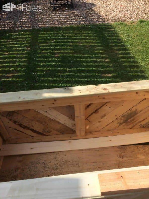 Herringbone Style Pallet Planter for Courtyard or Patio Pallet Planters & Compost Bins Herringbone Style Pallet Planter for Courtyard or Patio Pallet Planters & Compost Bins