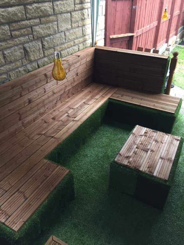 How to Transform Your Old Deck with Upcycled Pallets Lounges & Garden Sets Pallet Terraces & Pallet Patios How to Transform Your Old Deck with Upcycled Pallets Lounges & Garden Sets Pallet Terraces & Pallet Patios