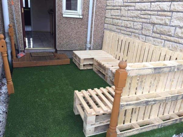 How to Transform Your Old Deck with Upcycled Pallets Lounges & Garden Sets Pallet Terraces & Pallet Patios How to Transform Your Old Deck with Upcycled Pallets Lounges & Garden Sets Pallet Terraces & Pallet Patios