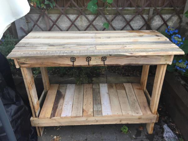 Pallet Bbq Table Pallet Desks & Pallet Tables Pallet Bbq Table Pallet Desks & Pallet Tables