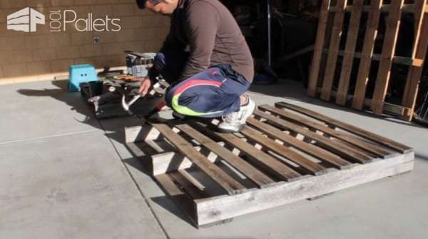 Diy: Pallet Kids Table & Chair DIY Pallet Tutorials Fun Pallet Crafts for Kids Pallet Benches, Pallet Chairs & Stools Diy: Pallet Kids Table & Chair DIY Pallet Tutorials Fun Pallet Crafts for Kids Pallet Benches, Pallet Chairs & Stools