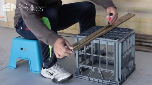 Diy: Pallet Kids Table & Chair DIY Pallet Tutorials Fun Pallet Crafts for Kids Pallet Benches, Pallet Chairs & Stools Diy: Pallet Kids Table & Chair DIY Pallet Tutorials Fun Pallet Crafts for Kids Pallet Benches, Pallet Chairs & Stools