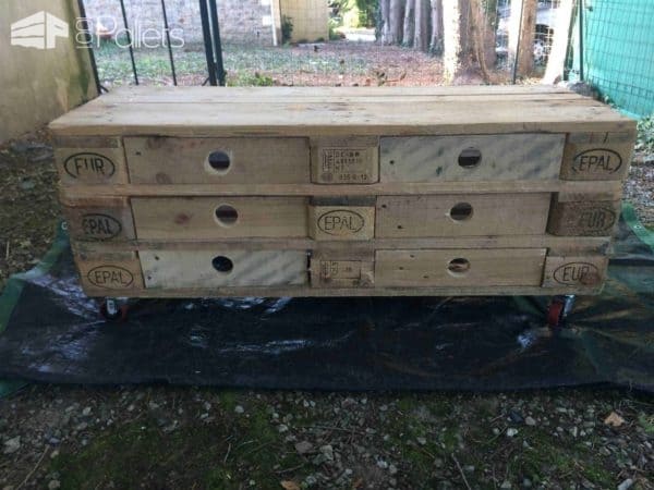35 Amazing Tv Stands & Cabinets Made Out Of Wood Pallets Pallet TV Stands & Racks 35 Amazing Tv Stands & Cabinets Made Out Of Wood Pallets Pallet TV Stands & Racks