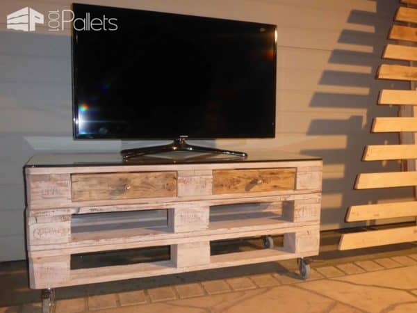 35 Amazing Tv Stands & Cabinets Made Out Of Wood Pallets Pallet TV Stands & Racks 35 Amazing Tv Stands & Cabinets Made Out Of Wood Pallets Pallet TV Stands & Racks