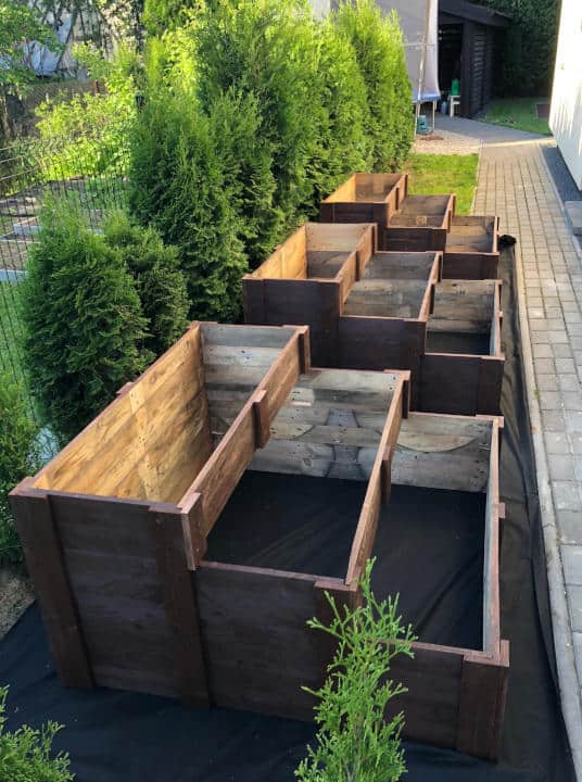 Garden Beds Made from Disassembled Pallet Planks Pallet Planters & Compost Bins Garden Beds Made from Disassembled Pallet Planks Pallet Planters & Compost Bins