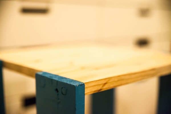 Pallet Bedside Table Pallet Desks & Pallet Tables Pallet Bedside Table Pallet Desks & Pallet Tables