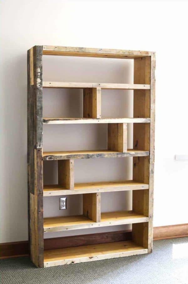 2 Bookshelf Ideas with Pallet for Your Dorm Pallet Bookcases & Bookshelves 2 Bookshelf Ideas with Pallet for Your Dorm Pallet Bookcases & Bookshelves