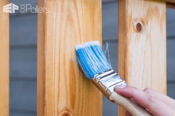 A Step by Step Guide for Making a Study Pallet Table DIY Pallet Tutorials Pallet Desks & Pallet Tables A Step by Step Guide for Making a Study Pallet Table DIY Pallet Tutorials Pallet Desks & Pallet Tables