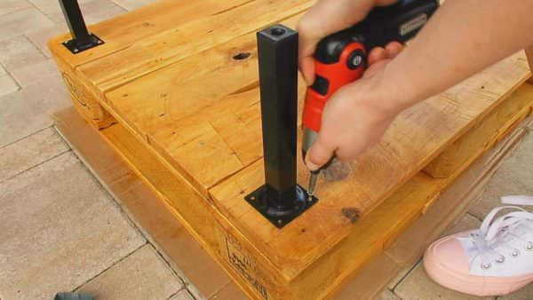 Diy: Pallet Coffee Table DIY Pallet Tutorials DIY Pallet Video Tutorials Pallet Coffee Tables Diy: Pallet Coffee Table DIY Pallet Tutorials DIY Pallet Video Tutorials Pallet Coffee Tables