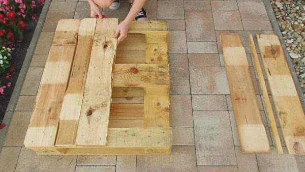 Diy: Pallet Coffee Table DIY Pallet Tutorials DIY Pallet Video Tutorials Pallet Coffee Tables Diy: Pallet Coffee Table DIY Pallet Tutorials DIY Pallet Video Tutorials Pallet Coffee Tables