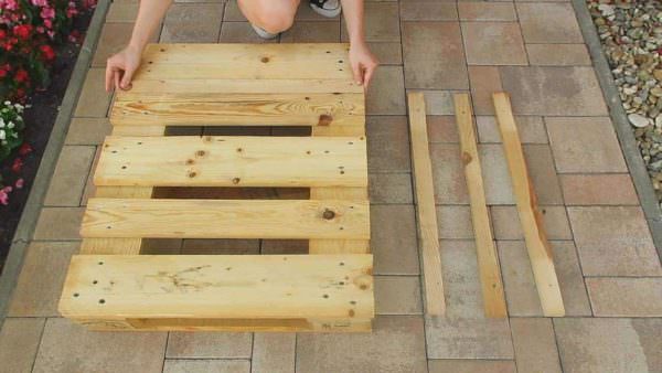 Diy: Pallet Coffee Table DIY Pallet Tutorials DIY Pallet Video Tutorials Pallet Coffee Tables Diy: Pallet Coffee Table DIY Pallet Tutorials DIY Pallet Video Tutorials Pallet Coffee Tables
