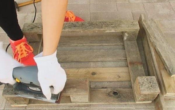 Diy: Pallet Pet Bed Animal Pallet Houses & Pallet Supplies DIY Pallet Tutorials DIY Pallet Video Tutorials Diy: Pallet Pet Bed Animal Pallet Houses & Pallet Supplies DIY Pallet Tutorials DIY Pallet Video Tutorials