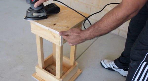 Diy: Wood Pallet Lantern DIY Pallet Tutorials DIY Pallet Video Tutorials Pallet Lamps & Lights Diy: Wood Pallet Lantern DIY Pallet Tutorials DIY Pallet Video Tutorials Pallet Lamps & Lights