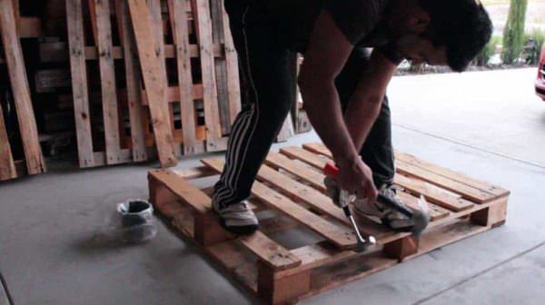Diy: Wood Pallet Lantern DIY Pallet Tutorials DIY Pallet Video Tutorials Pallet Lamps & Lights Diy: Wood Pallet Lantern DIY Pallet Tutorials DIY Pallet Video Tutorials Pallet Lamps & Lights
