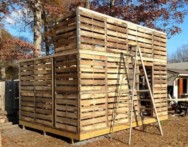 Workshop/Shed Using Pallet Wood and Other Recycled Lumber Pallet Sheds, Cabins, Huts & Playhouses Workshop/Shed Using Pallet Wood and Other Recycled Lumber Pallet Sheds, Cabins, Huts & Playhouses