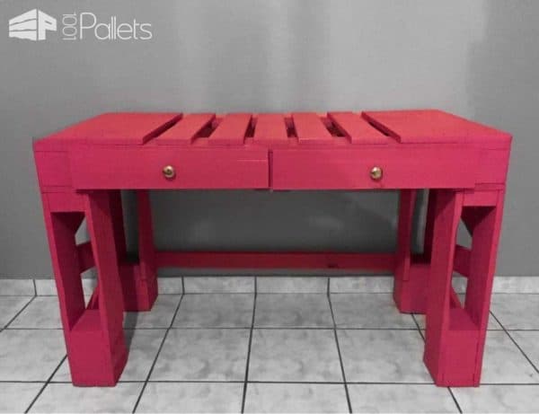 Standing Desk Idea with Pallets for College Students Pallet Desks & Pallet Tables Standing Desk Idea with Pallets for College Students Pallet Desks & Pallet Tables