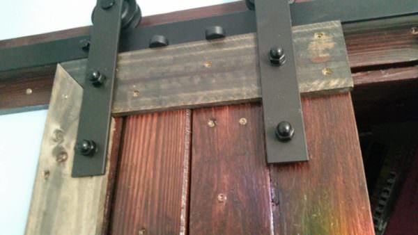 Using Your Old Pallets to Build a Barn Door Pallet Walls & Pallet Doors Using Your Old Pallets to Build a Barn Door Pallet Walls & Pallet Doors