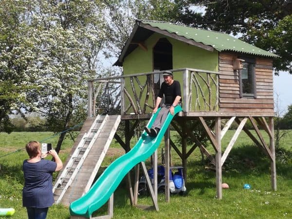 Pallet Children’s Hut Fun Pallet Crafts for Kids Pallet Sheds, Cabins, Huts & Playhouses Pallet Children’s Hut Fun Pallet Crafts for Kids Pallet Sheds, Cabins, Huts & Playhouses