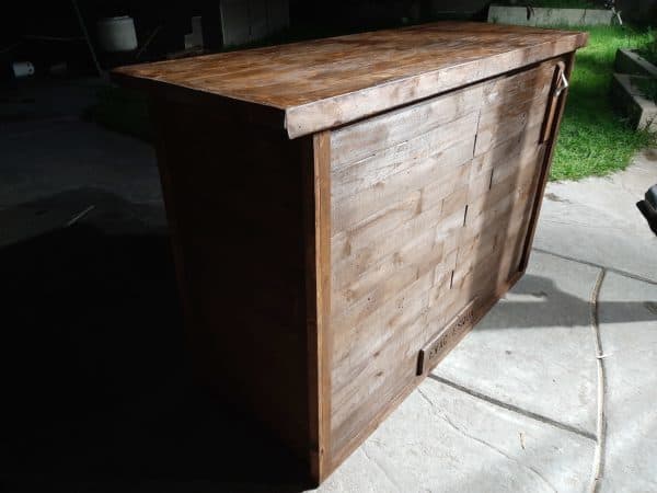 The Evac Esqua Pallet Bar Pallet Bars The Evac Esqua Pallet Bar Pallet Bars