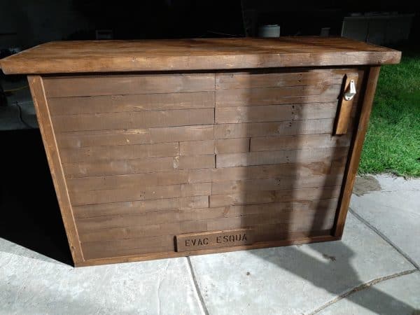 The Evac Esqua Pallet Bar Pallet Bars The Evac Esqua Pallet Bar Pallet Bars