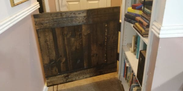 Child/Pet Gate From a Few Pallets Pallet Walls & Pallet Doors Child/Pet Gate From a Few Pallets Pallet Walls & Pallet Doors