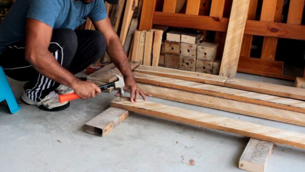 Diy – Backyard Pallet Planter Box DIY Pallet Tutorials DIY Pallet Video Tutorials Pallet Planters & Compost Bins Diy – Backyard Pallet Planter Box DIY Pallet Tutorials DIY Pallet Video Tutorials Pallet Planters & Compost Bins