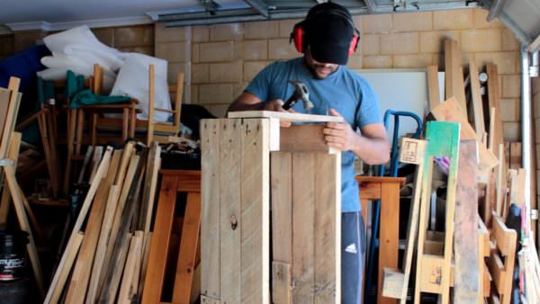Diy – Backyard Pallet Planter Box DIY Pallet Tutorials DIY Pallet Video Tutorials Pallet Planters & Compost Bins Diy – Backyard Pallet Planter Box DIY Pallet Tutorials DIY Pallet Video Tutorials Pallet Planters & Compost Bins