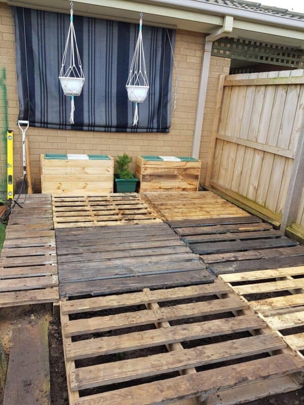 Garden Planter From One Single Pallet Pallet Planters & Compost Bins Garden Planter From One Single Pallet Pallet Planters & Compost Bins