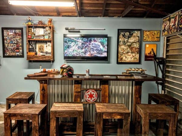Rustic Bar with Pallet Bar Stools Pallet Benches, Pallet Chairs & Stools Rustic Bar with Pallet Bar Stools Pallet Benches, Pallet Chairs & Stools