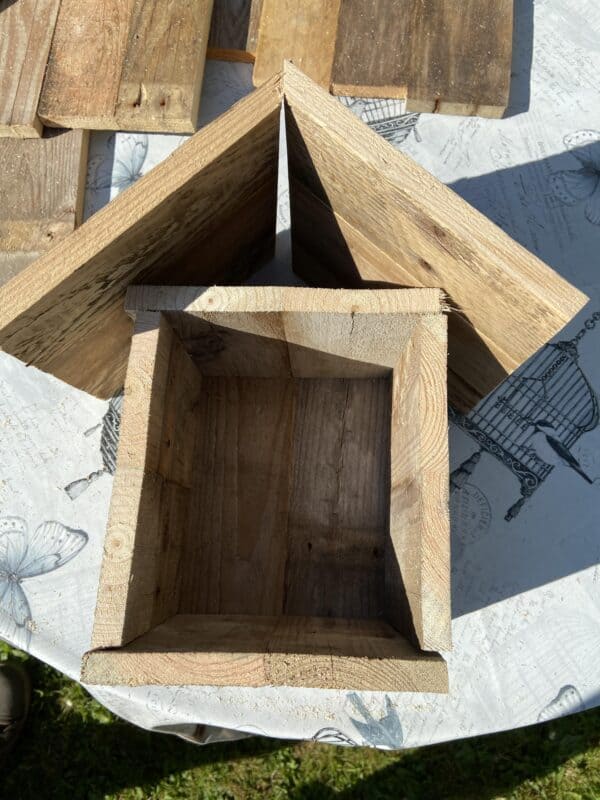 Bee Hostels from Pallet Wood Animal Pallet Houses & Pallet Supplies Bee Hostels from Pallet Wood Animal Pallet Houses & Pallet Supplies