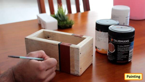 Diy: Pallet Desk Planter Box DIY Pallet Tutorials Pallet Planters & Compost Bins Diy: Pallet Desk Planter Box DIY Pallet Tutorials Pallet Planters & Compost Bins