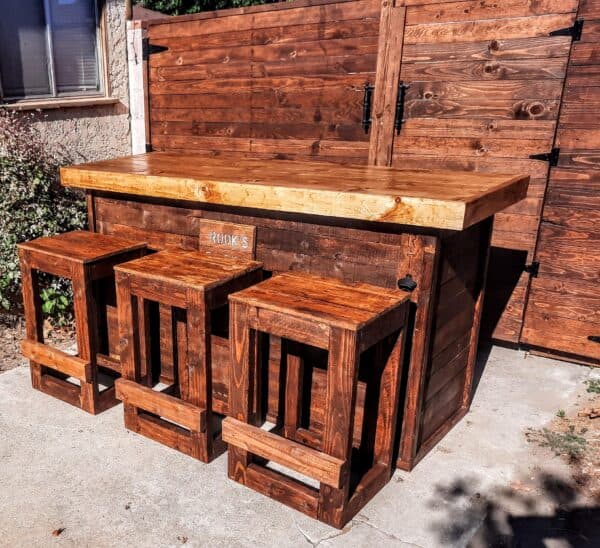 The Rook’s Tavern Pallet Bar Pallet Bars The Rook’s Tavern Pallet Bar Pallet Bars