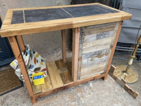 Bbq Table Made from Reclaimed Wood & Pallets Pallet Desks & Pallet Tables Bbq Table Made from Reclaimed Wood & Pallets Pallet Desks & Pallet Tables