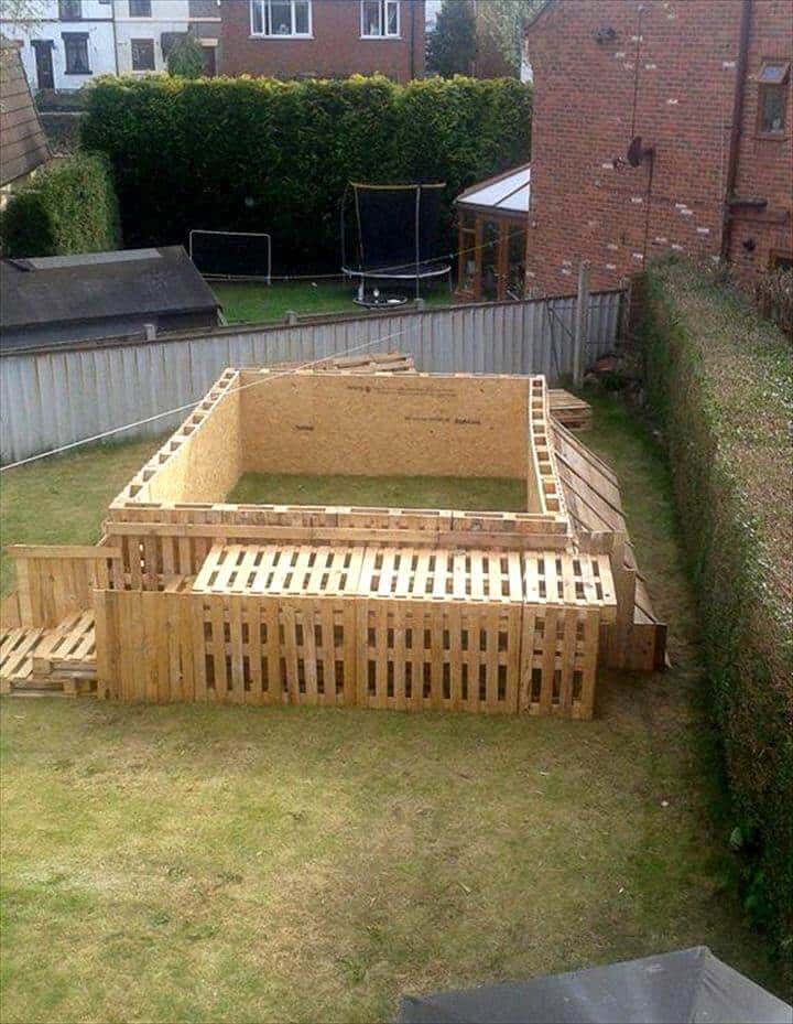 Build a Swimming Pool Out Of 40 Pallets Pallets in the Garden Build a Swimming Pool Out Of 40 Pallets Pallets in the Garden