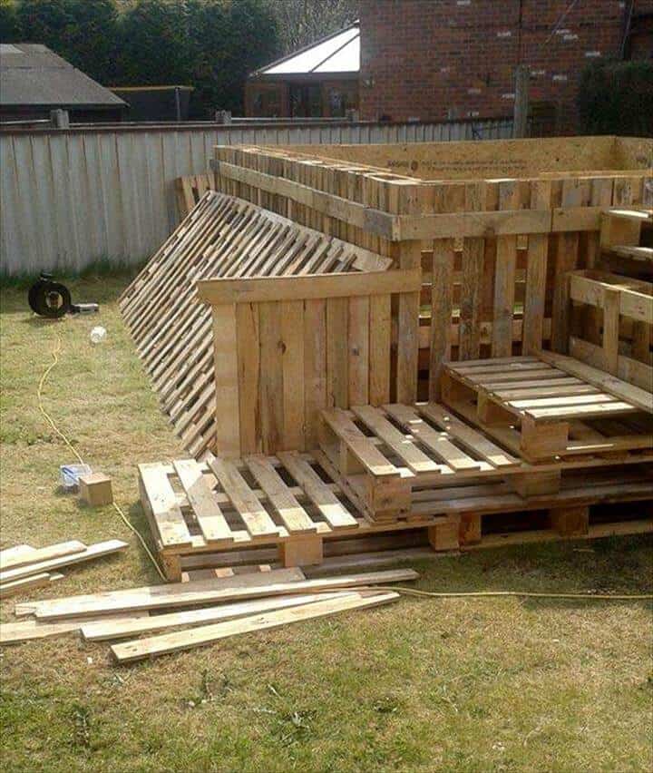 Build a Swimming Pool Out Of 40 Pallets Pallets in the Garden Build a Swimming Pool Out Of 40 Pallets Pallets in the Garden