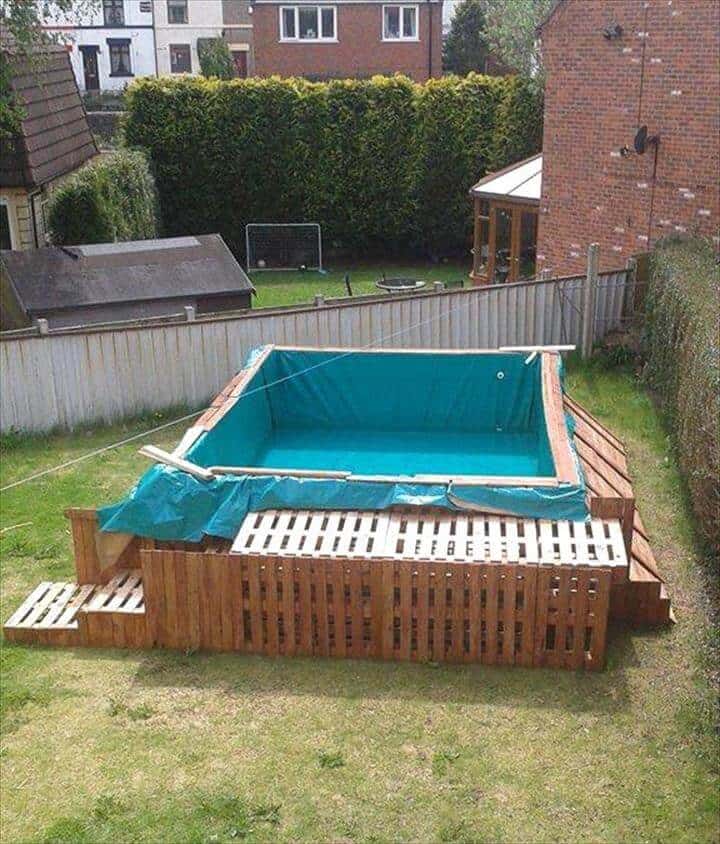 Build a Swimming Pool Out Of 40 Pallets Pallets in the Garden Build a Swimming Pool Out Of 40 Pallets Pallets in the Garden
