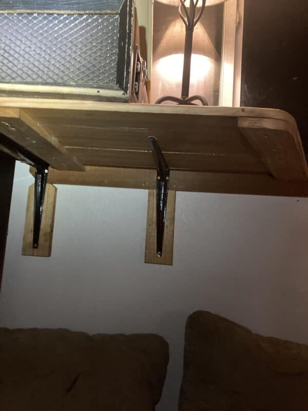Pallet Shelf for Record Player & Light Pallet Shelves & Pallet Coat Hangers Pallet Shelf for Record Player & Light Pallet Shelves & Pallet Coat Hangers