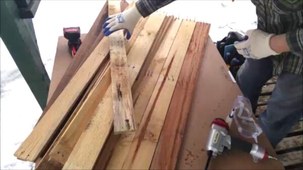 Easiest Ways to Remove Nails from Pallets Boards & Blocks DIY Pallet Video Tutorials Pallet Projects Easiest Ways to Remove Nails from Pallets Boards & Blocks DIY Pallet Video Tutorials Pallet Projects