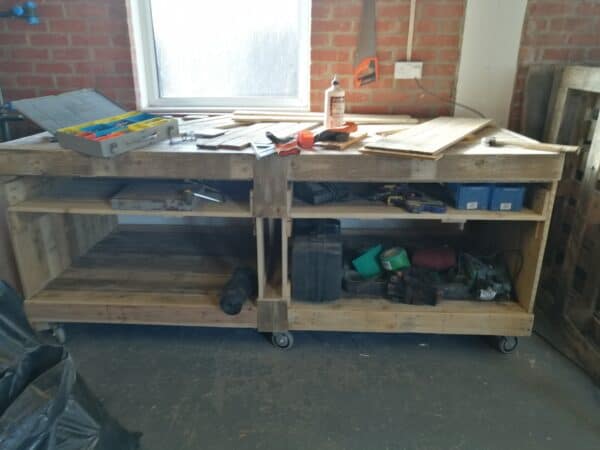 Pallet Work Bench Garden Workshop and tools Pallet Work Bench Garden Workshop and tools