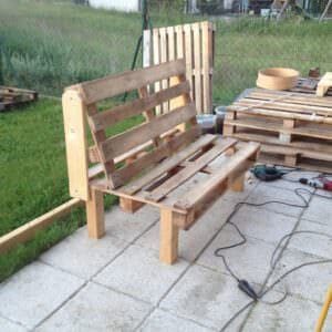 Create or expand your outdoor seating with this easy-to-make bench idea!