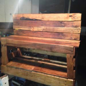 1001pallets.com-a-pallet-shoe-changing-storage-bench
