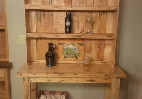 1001pallets.com-beer-hutch