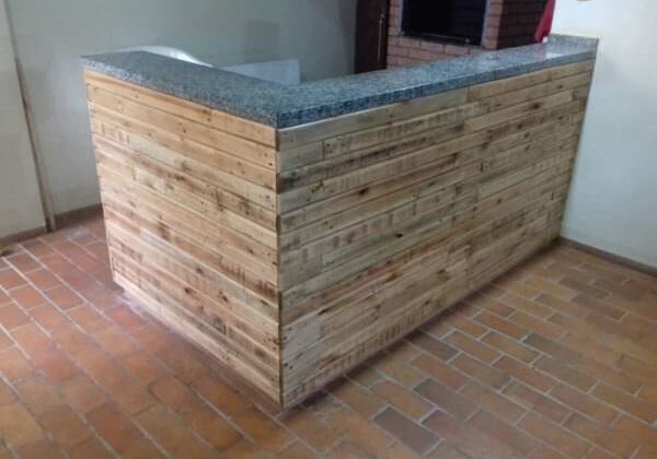 1001pallets.com-beautiful-pallet-outdoor-kitchen-counter-01