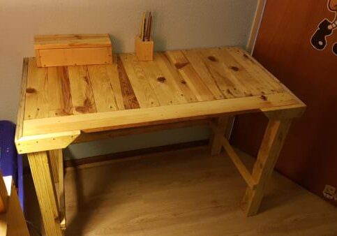 1001pallets.com-kids-desk1